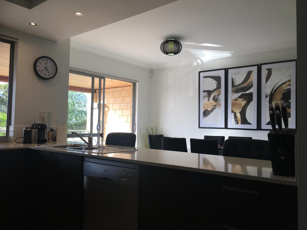 Villa Serenity On The Terrace Mandurah Exterior photo